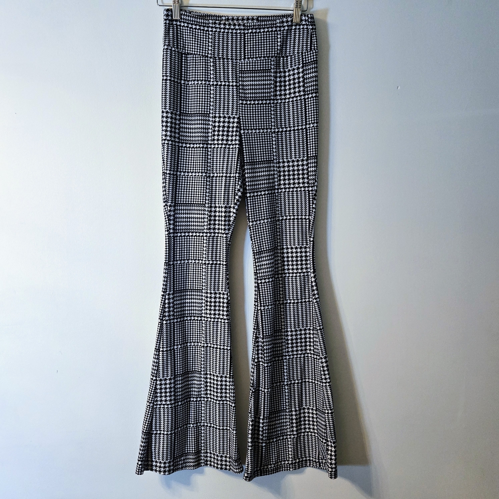 No Boundaries Houndstooth Flare Leggings